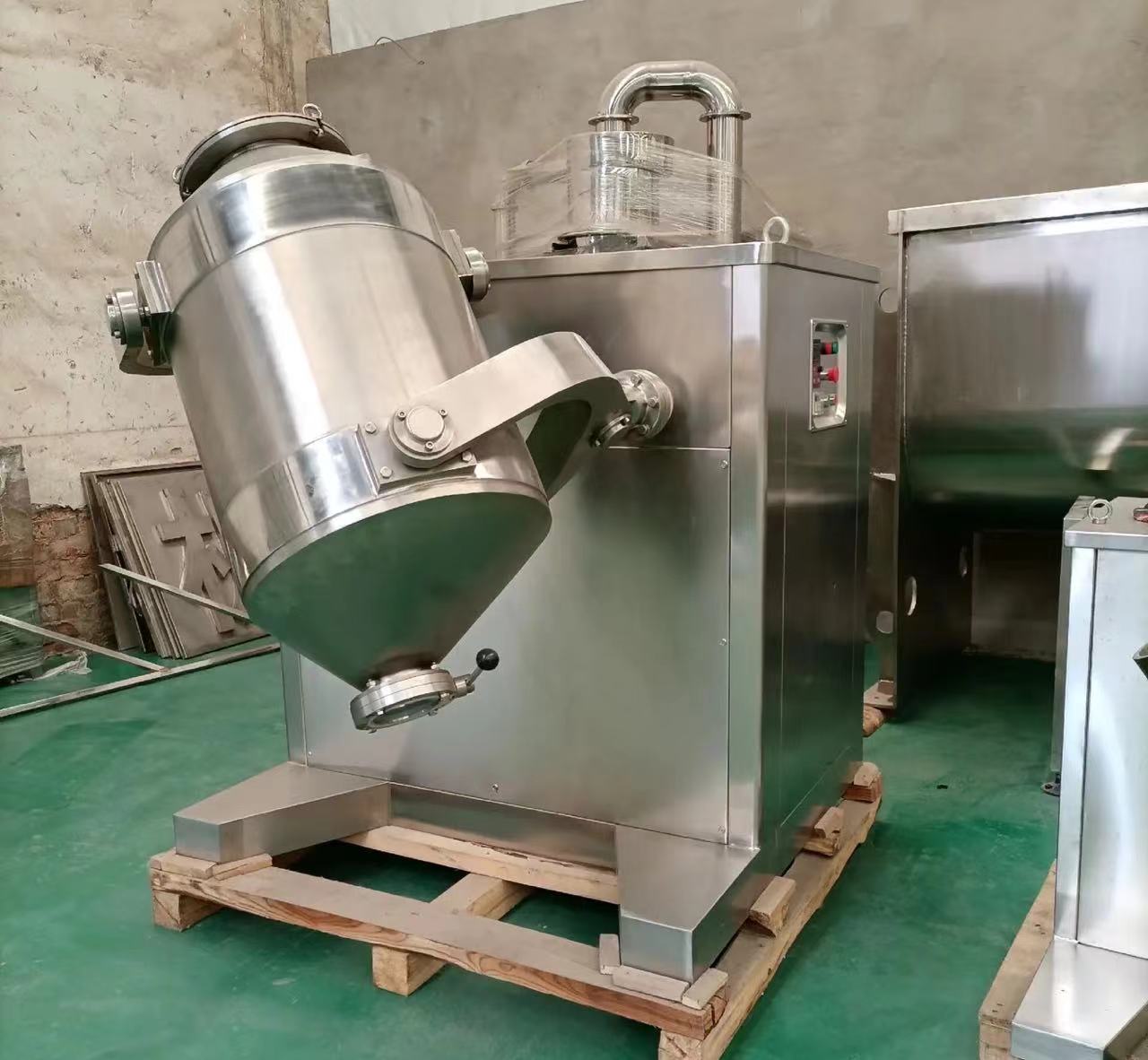 河北鲁恩获得防火涂料出产用混料机无尘投料设备专利处理袋装资料投料飘尘问题